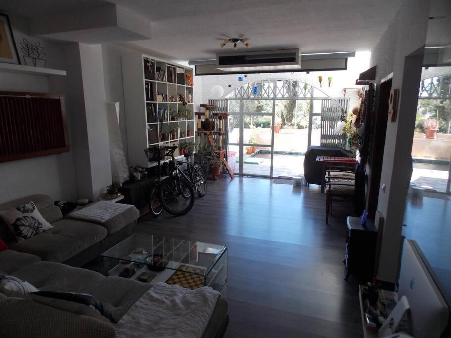 Spacious 2 Bedroom W/ Own Pool 5 Minutes Walk To Beach Campoamor Luaran gambar