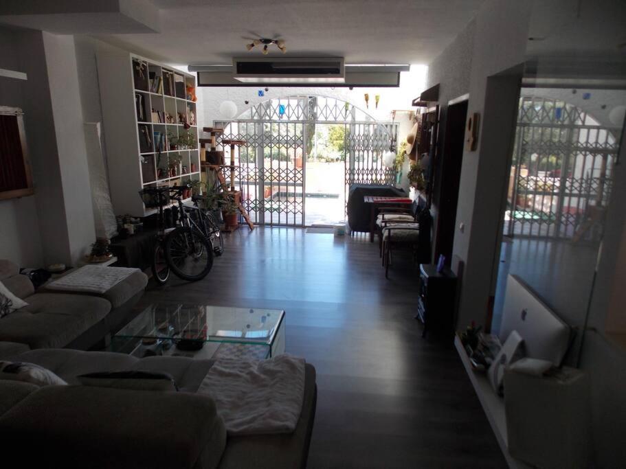 Spacious 2 Bedroom W/ Own Pool 5 Minutes Walk To Beach Campoamor Luaran gambar
